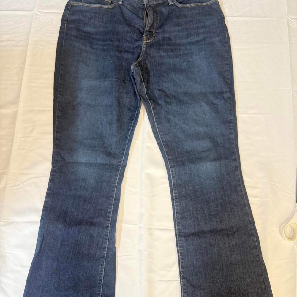 Levi Strauss Signature Gold Totally Shaping Bootcut Jeans